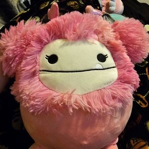 Squishmallows caparinne bigfoot 12"